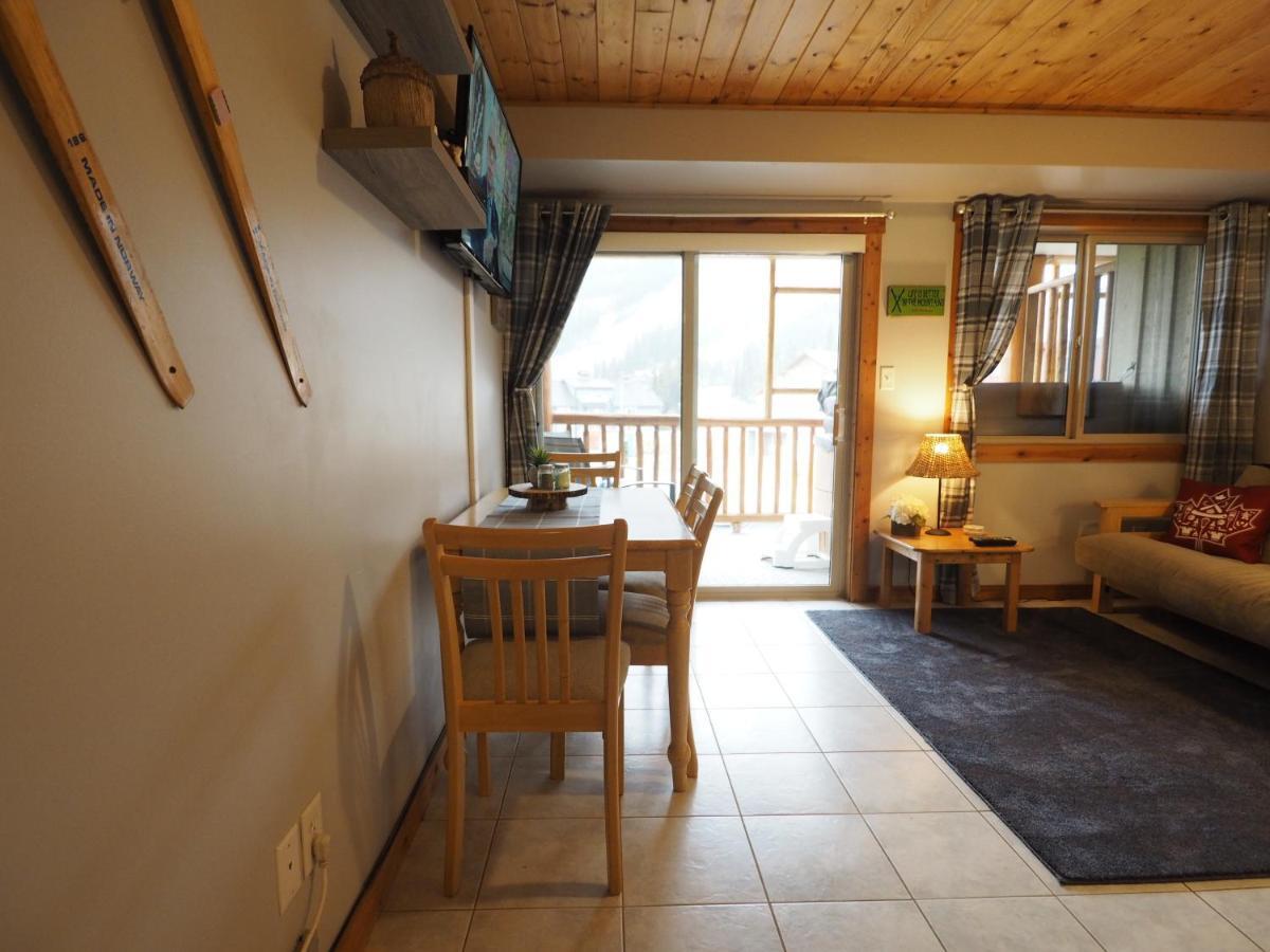 Rustic Cedar Retreat Condo Pentiction Zewnętrze zdjęcie